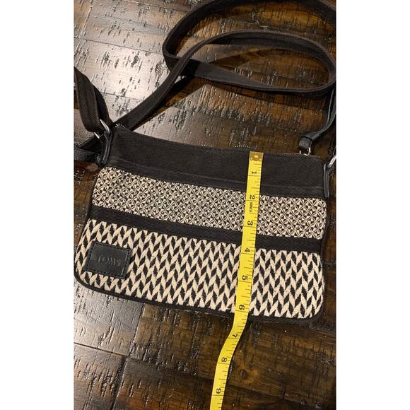 TOMS Ikat Crossbody Bag - Picture 9 of 9
